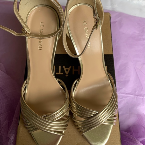 NIB🌹 Gold Cross Strapped Heeled Sandals - Picture 4 of 4